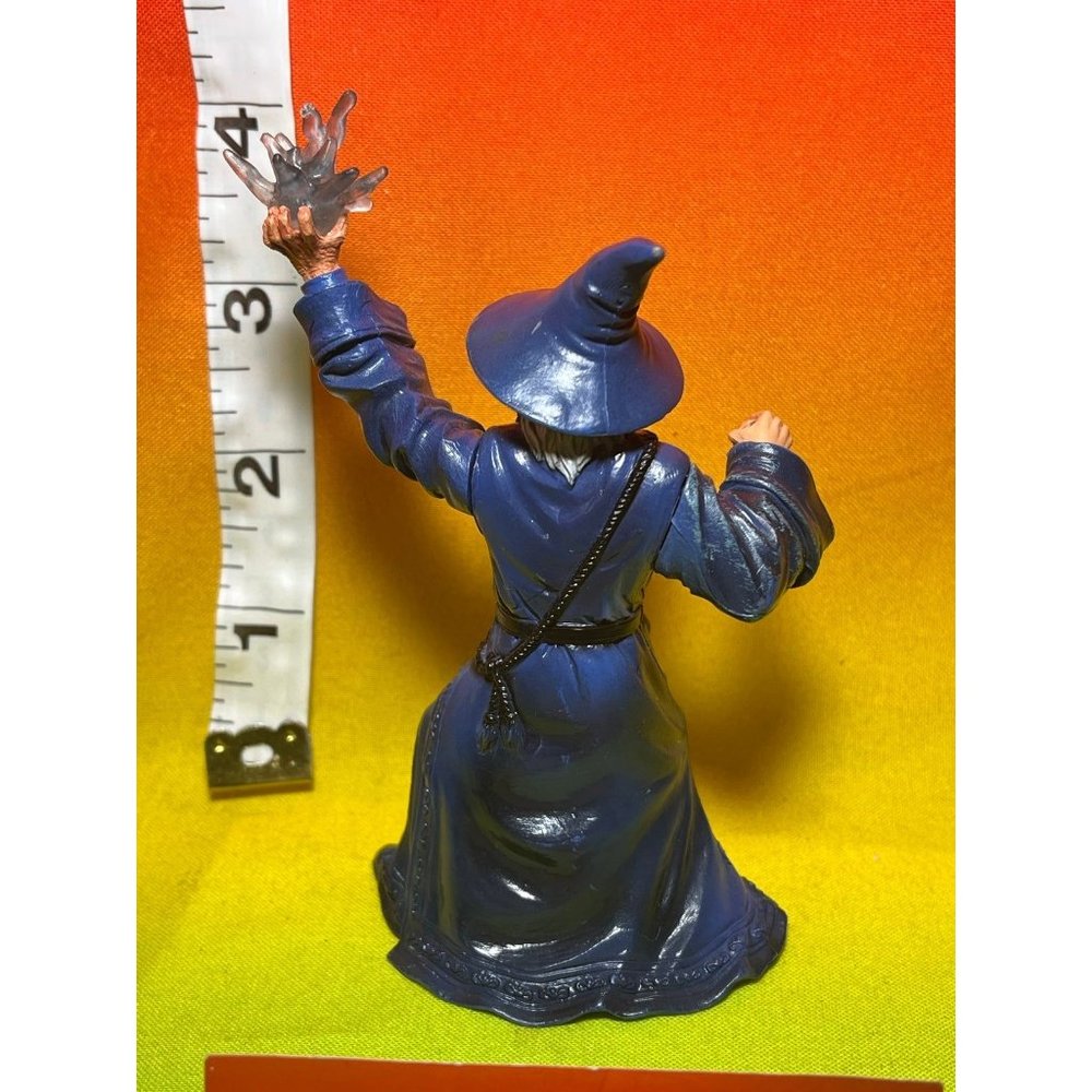 Blue Box Wizard Figure - Picture 3 of 3